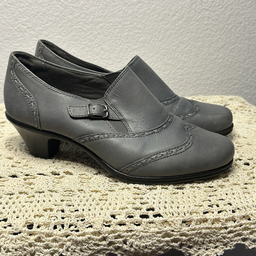 Bass & Co Grey Gia 2" Low Heels Genuine Leather Size 7M Witchy Academia Goth